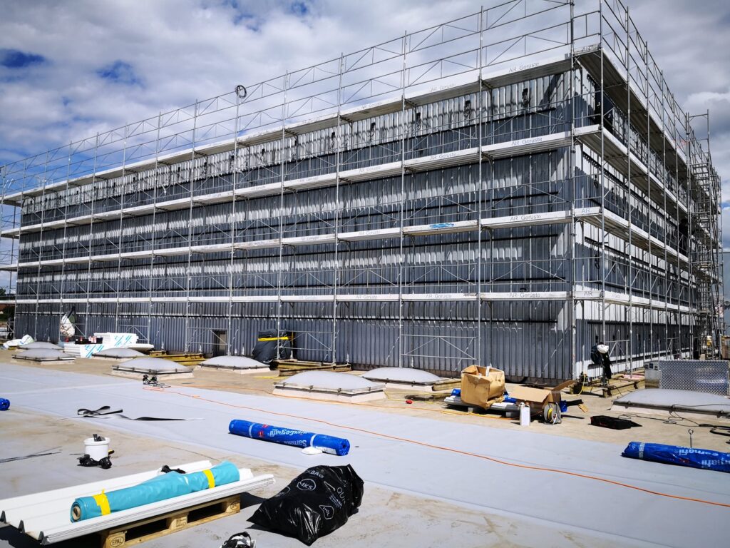 Gewerbedach in Schwärzenbach 2