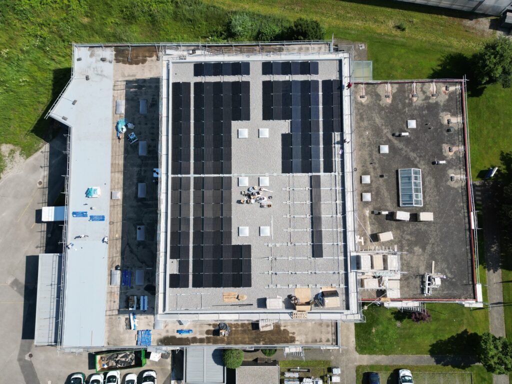 Gewerbedach in Schwärzenbach